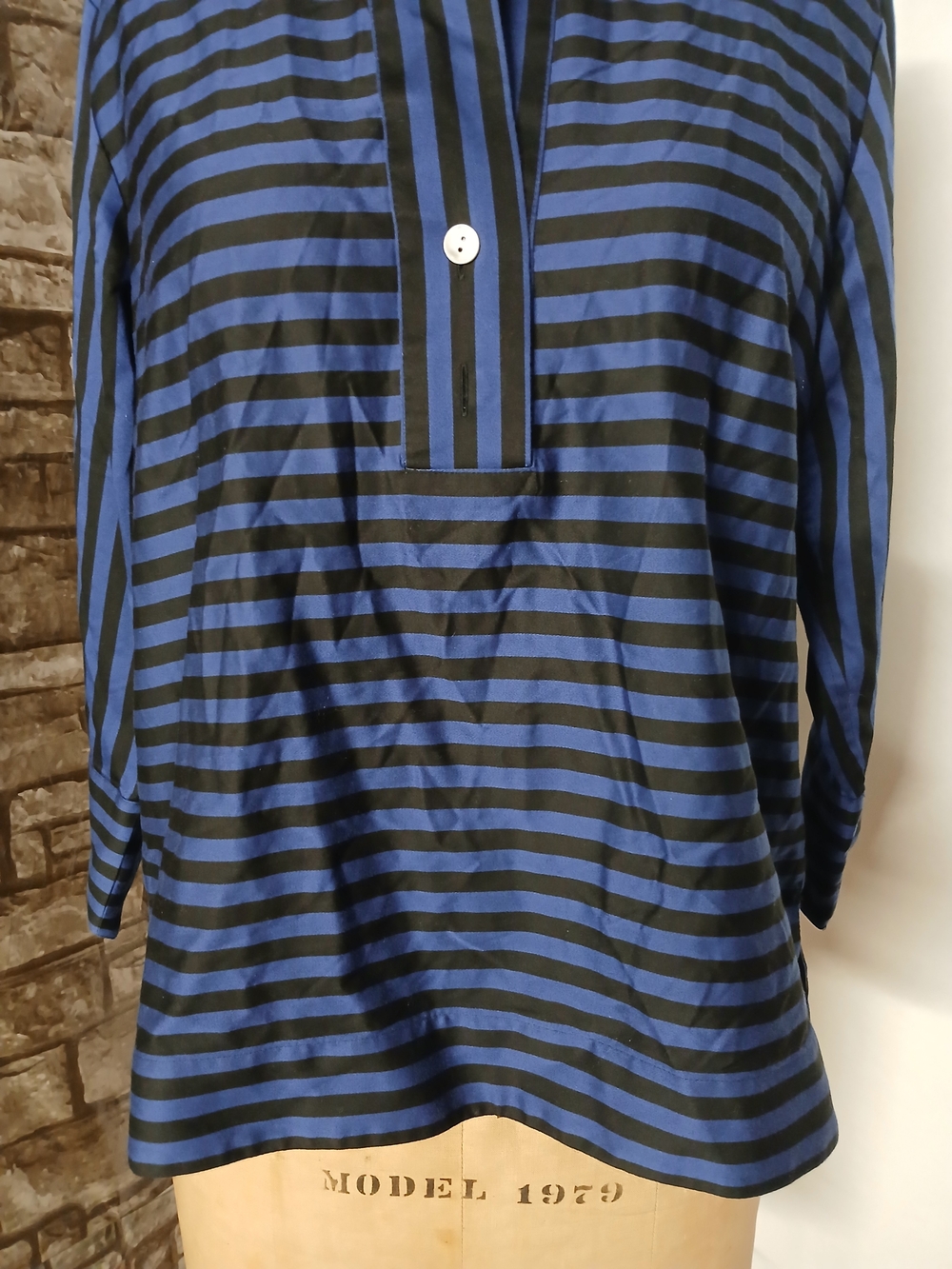 Hinson  Wu Striped Blue and Black Collared Women's Top - Picture 5 of 10